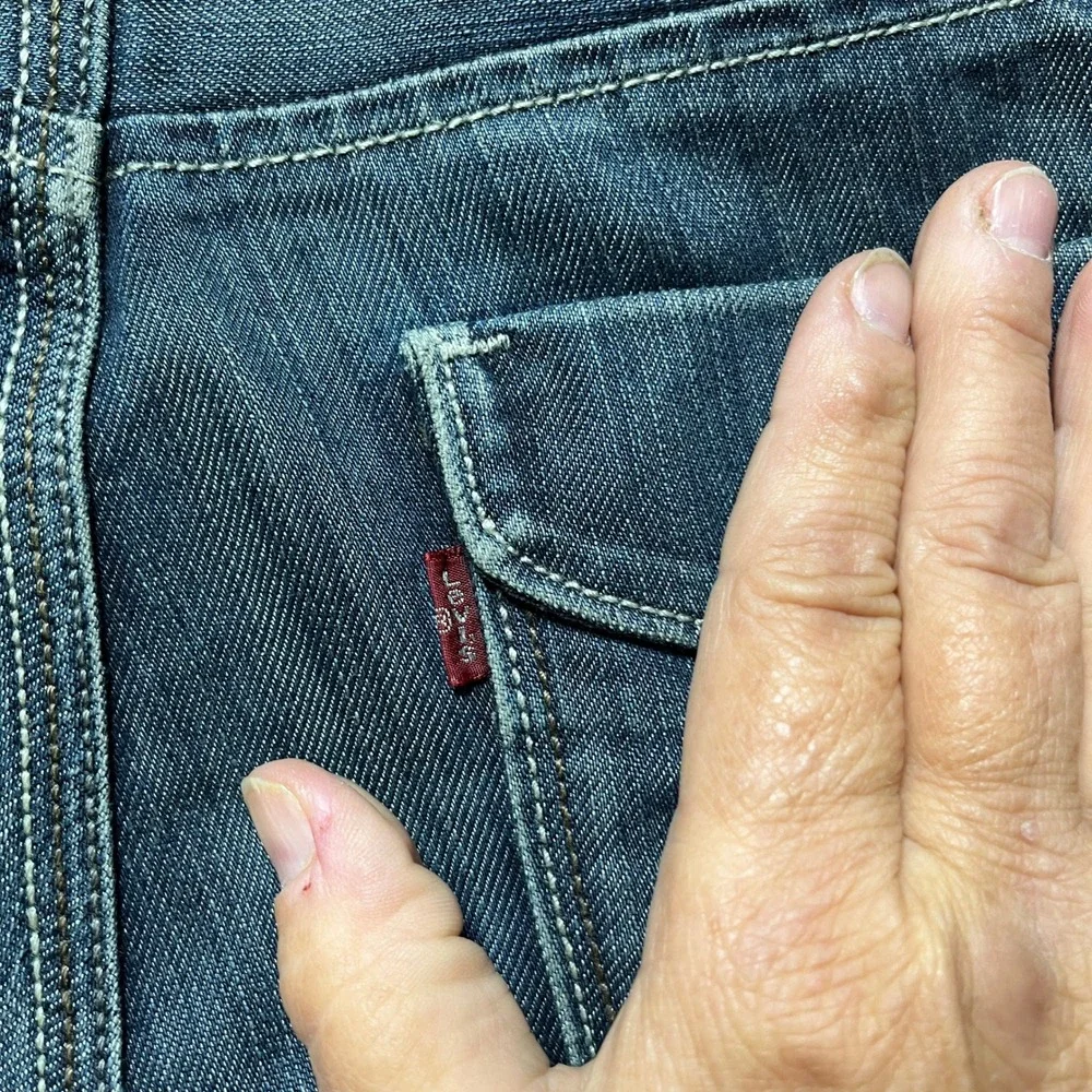 Levis minor topstitching